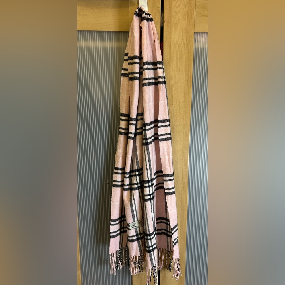 Elegant Pink Plaid Scarf